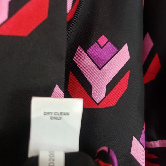 NWOT Phoebe Couture black red & pink geometric print silk shift dress Wo… - Picture 10 of 10